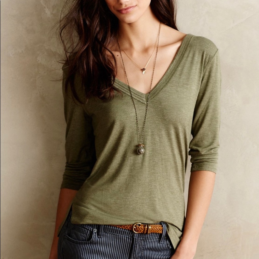 Bordeaux Essential V neck in green